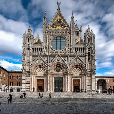 Private Parking Near Piazza Del Campo * Sienne
